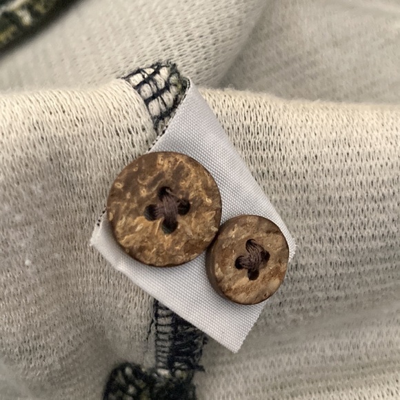 Tommy Bahama shirt - Picture 5 of 5